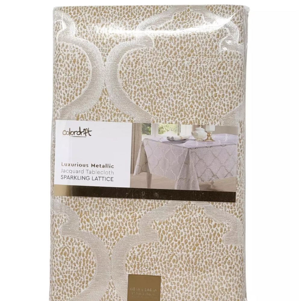 Colordrift 60 x 144" Sparkling Gold Silver Lattice Luxurious Jacquard Tablecloth